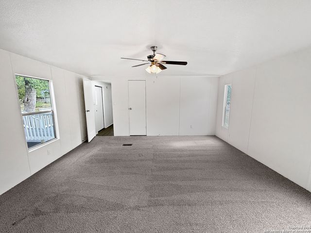350 Westminister Sq, Canyon Lake, TX 78133