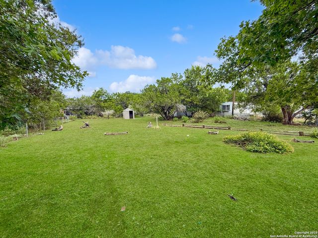 350 Westminister Sq, Canyon Lake, TX 78133