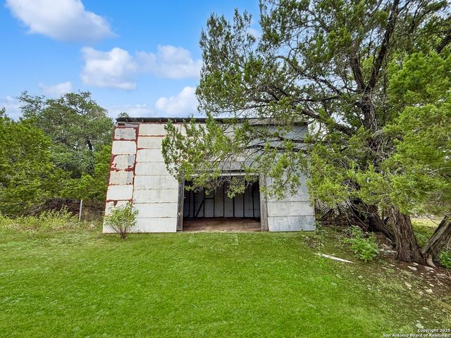 350 Westminister Sq, Canyon Lake, TX 78133