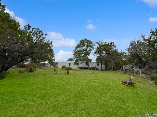 350 Westminister Sq, Canyon Lake, TX 78133