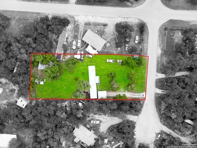 350 Westminister Sq, Canyon Lake, TX 78133