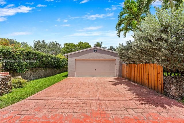 318 NE 105th St, Miami Shores, FL 33138