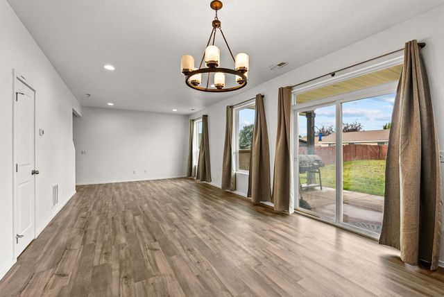 236 S CAMEO Ave, Deer Park, WA 99006