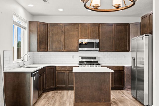 236 S CAMEO Ave, Deer Park, WA 99006