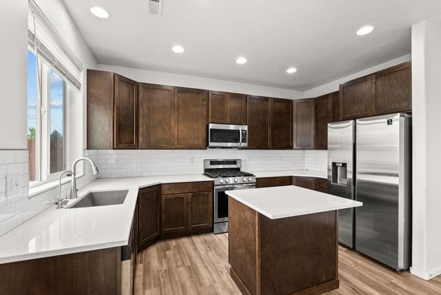 236 S CAMEO Ave, Deer Park, WA 99006