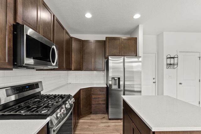 236 S CAMEO Ave, Deer Park, WA 99006