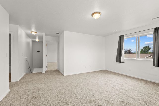 236 S CAMEO Ave, Deer Park, WA 99006