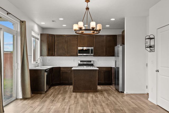 236 S CAMEO Ave, Deer Park, WA 99006