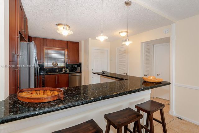 3051 NE 48th St 604, Fort Lauderdale, FL 33308