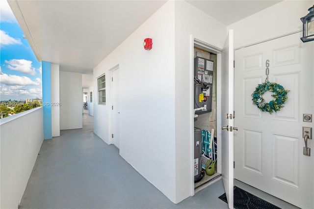 3051 NE 48th St 604, Fort Lauderdale, FL 33308