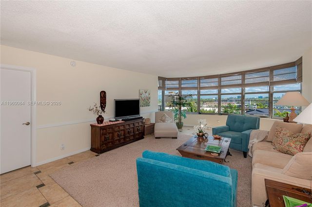 3051 NE 48th St 604, Fort Lauderdale, FL 33308