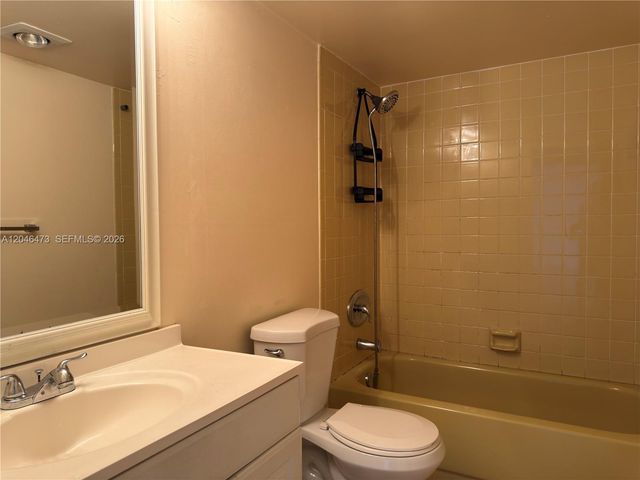 141 SE 3rd Avenue 106, Dania Beach, FL 33004