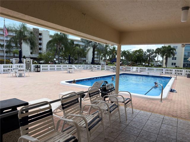 141 SE 3rd Avenue 106, Dania Beach, FL 33004