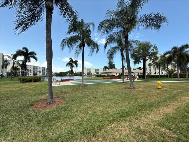 141 SE 3rd Avenue 106, Dania Beach, FL 33004