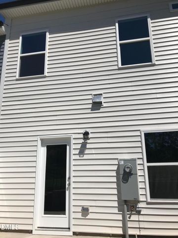 828 Oak Center Drive, Raleigh, NC 27610