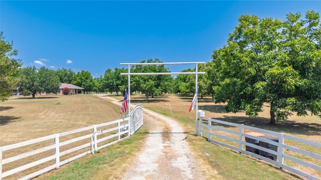4886 White Rock, Lone Oak, TX 75453