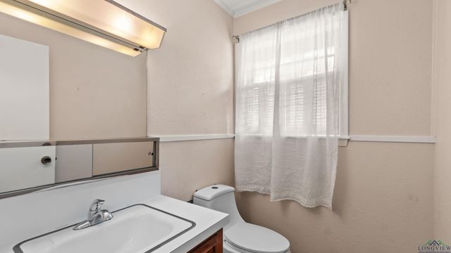 2115 E Pinecrest, Atlanta, TX 75551