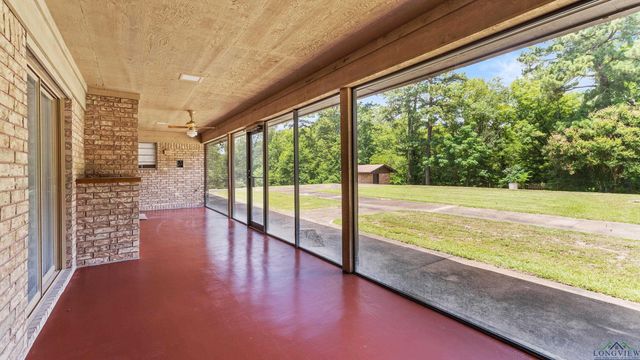 2115 E Pinecrest, Atlanta, TX 75551