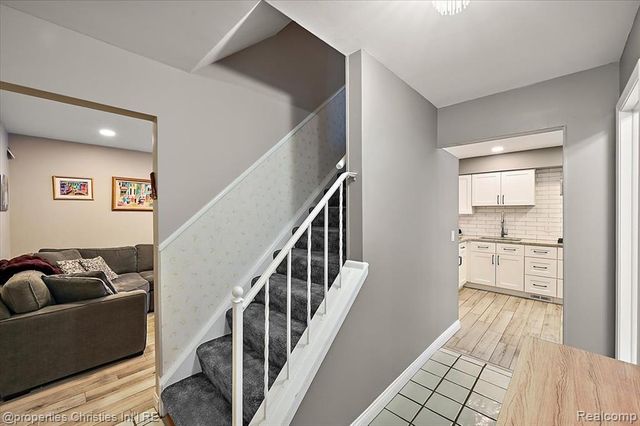 26010 Marlowe Place, Oak Park, MI 48237