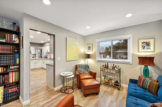 26010 Marlowe Place, Oak Park, MI 48237