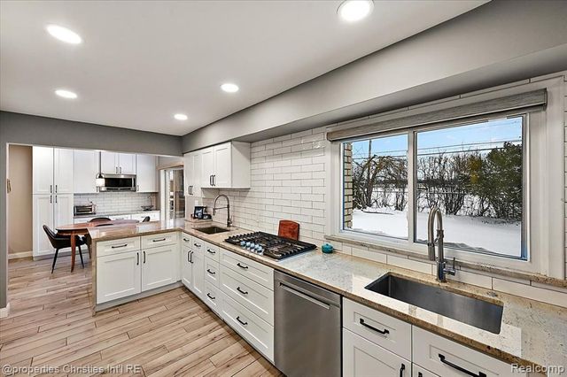 26010 Marlowe Place, Oak Park, MI 48237