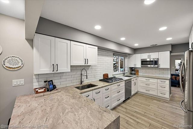 26010 Marlowe Place, Oak Park, MI 48237