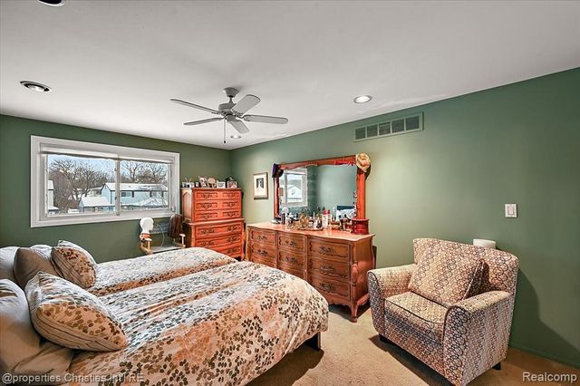 26010 Marlowe Place, Oak Park, MI 48237