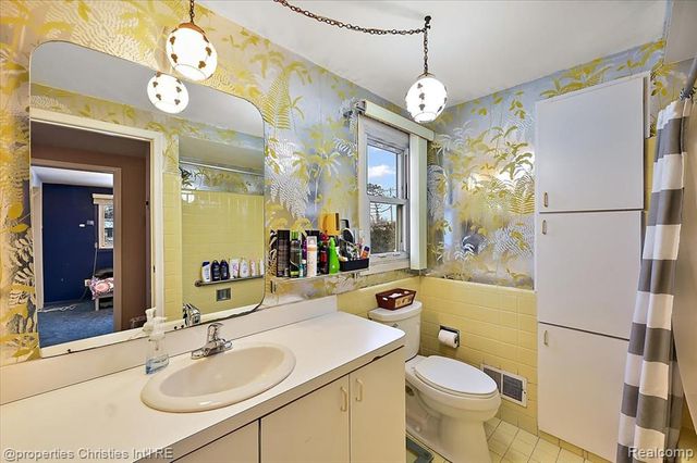 26010 Marlowe Place, Oak Park, MI 48237