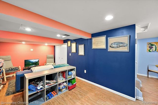 26010 Marlowe Place, Oak Park, MI 48237