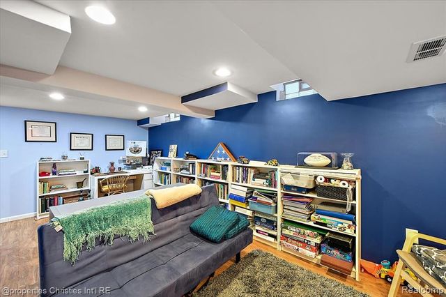 26010 Marlowe Place, Oak Park, MI 48237