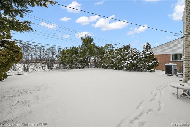 26010 Marlowe Place, Oak Park, MI 48237