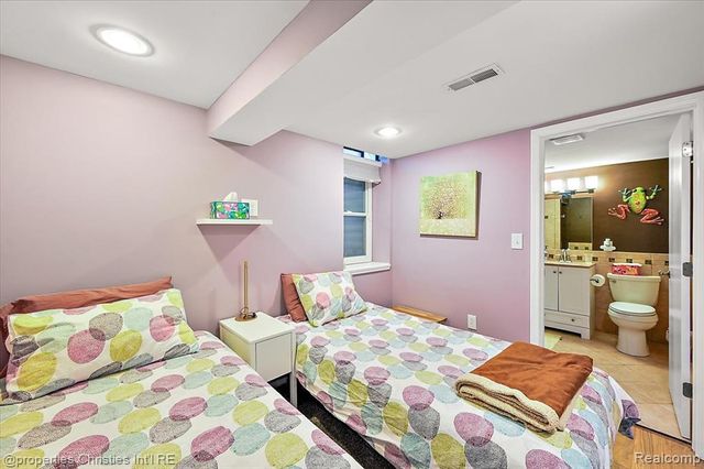 26010 Marlowe Place, Oak Park, MI 48237