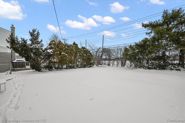 26010 Marlowe Place, Oak Park, MI 48237