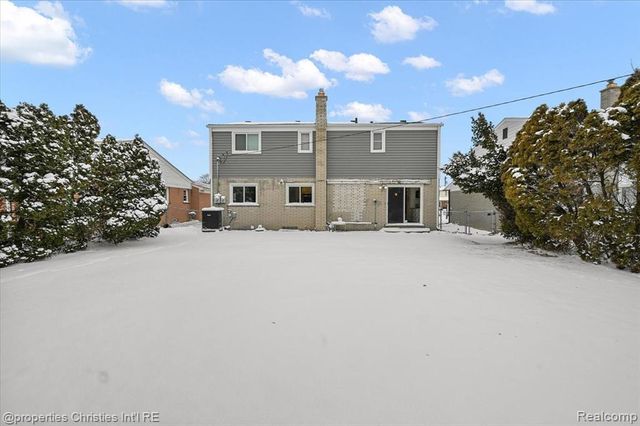 26010 Marlowe Place, Oak Park, MI 48237