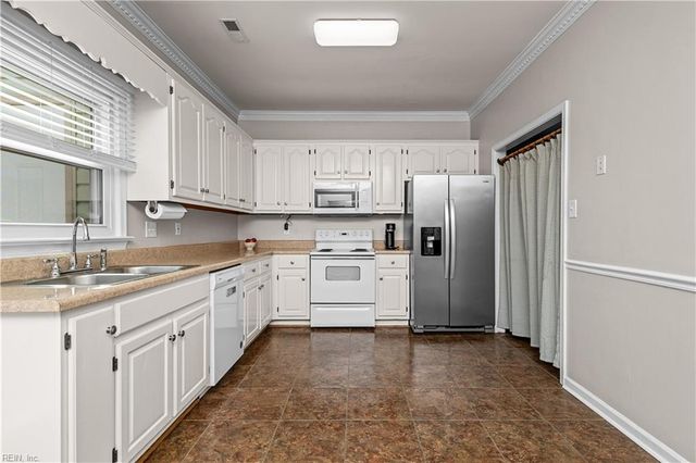 833 Creekside CRES, Chesapeake, VA 23320