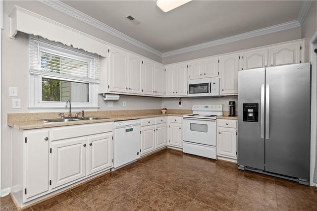 833 Creekside CRES, Chesapeake, VA 23320