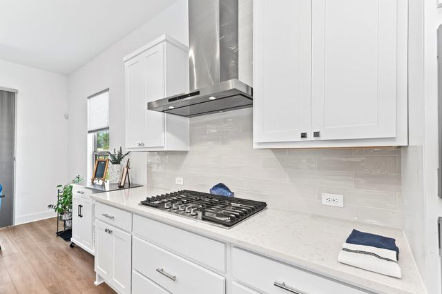 523 Hallwood DR, Liberty Hill, TX 78642