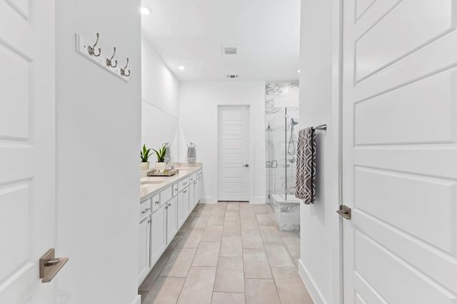 523 Hallwood DR, Liberty Hill, TX 78642