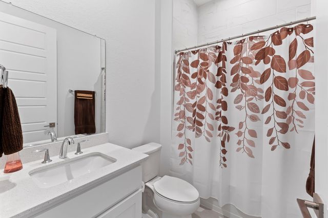 523 Hallwood DR, Liberty Hill, TX 78642