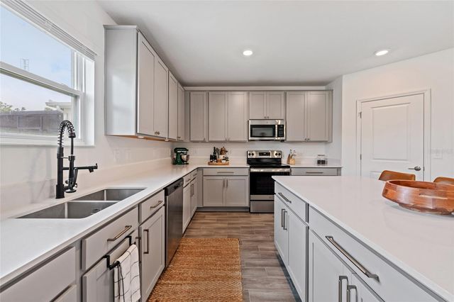 799 HITCH LOOP, St Cloud, FL 34772