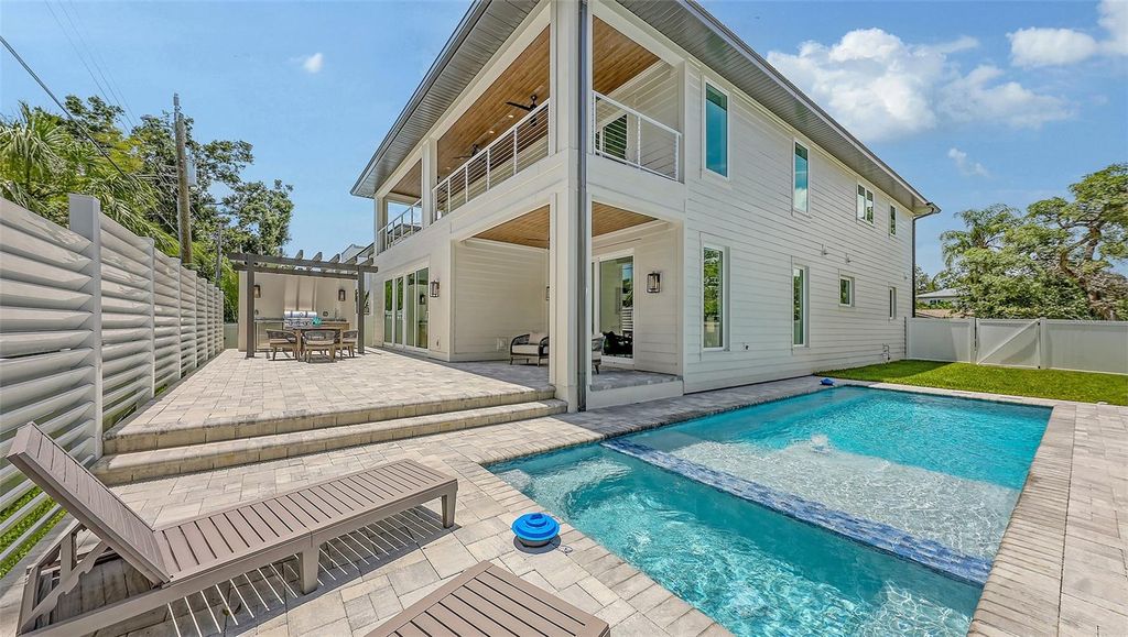 2596 FLOYD STREET, Sarasota, FL 34239