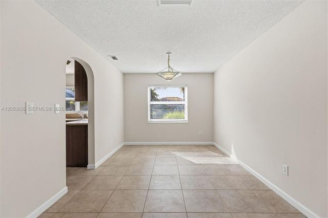 1273 NW 192nd Ter, Pembroke Pines, FL 33029