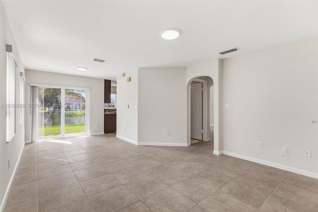1273 NW 192nd Ter, Pembroke Pines, FL 33029