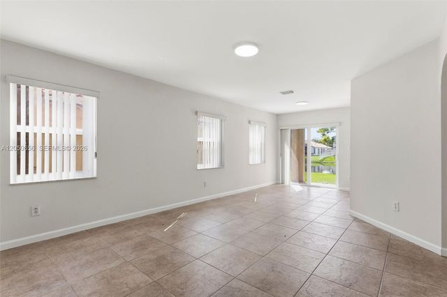 1273 NW 192nd Ter, Pembroke Pines, FL 33029