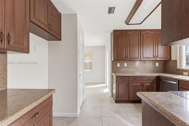 1273 NW 192nd Ter, Pembroke Pines, FL 33029