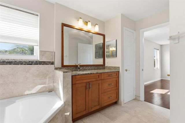 1273 NW 192nd Ter, Pembroke Pines, FL 33029
