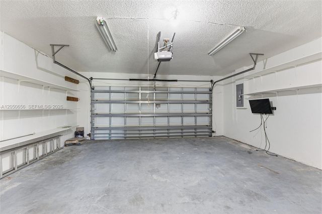 1273 NW 192nd Ter, Pembroke Pines, FL 33029