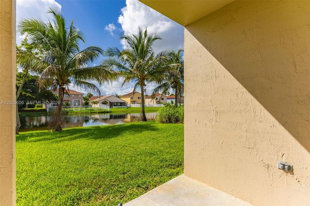1273 NW 192nd Ter, Pembroke Pines, FL 33029
