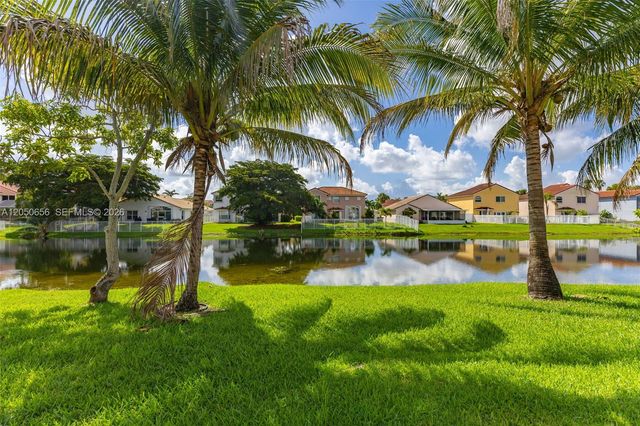1273 NW 192nd Ter, Pembroke Pines, FL 33029