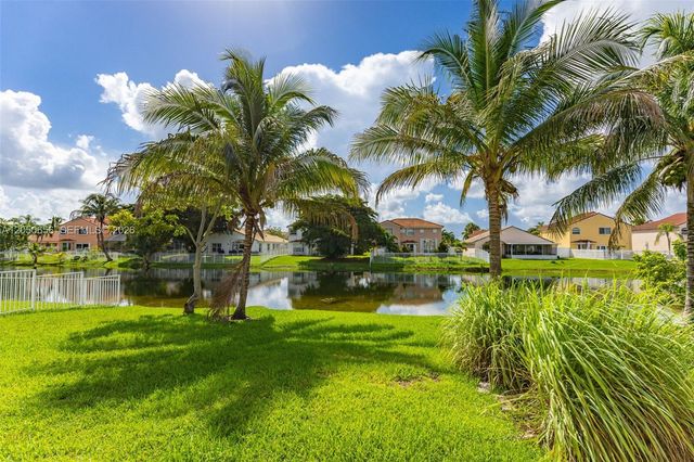 1273 NW 192nd Ter, Pembroke Pines, FL 33029